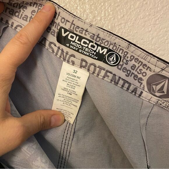 VOLCOM Mens 34" mod-Tech 4-way stretch Board-shorts Surf Swimsuit trunks -32 - Picture 4 of 9